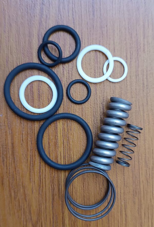 HYSTER KIT SEAL IG PARTNERS. TOUGH TRUCKS." 1321381